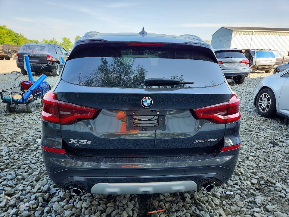 2021 BMW X3 XDRIVE30E — Фото 6 из 13