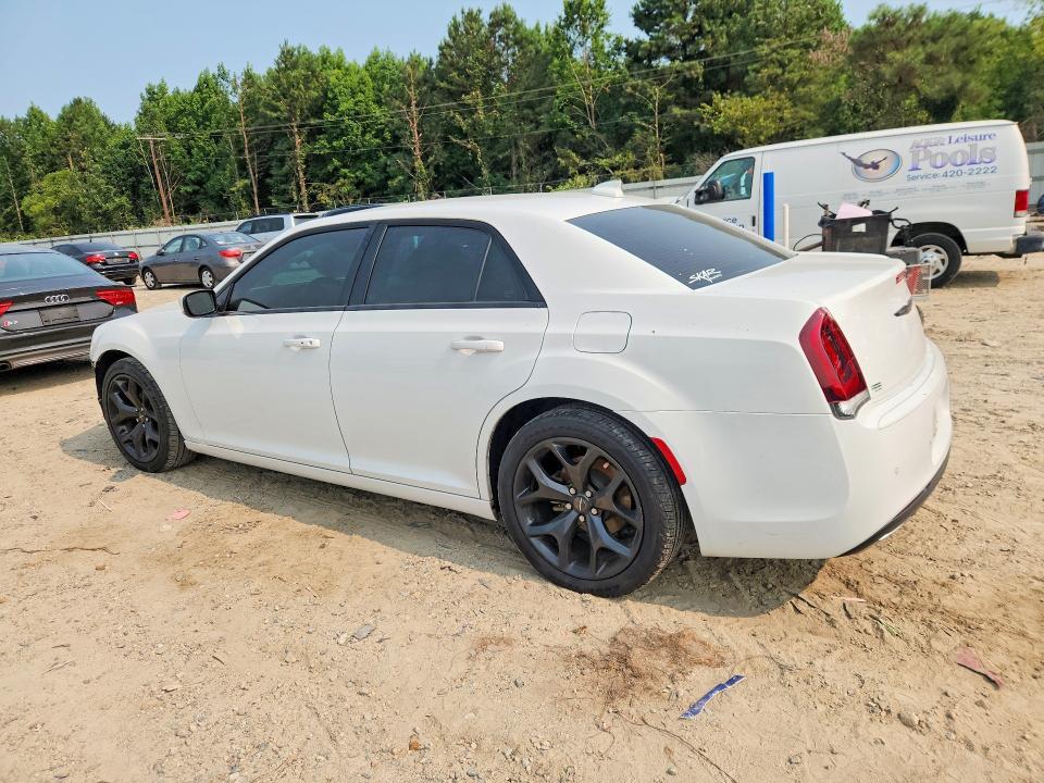 2021 CHRYSLER 300 S — Фото 2 из 13