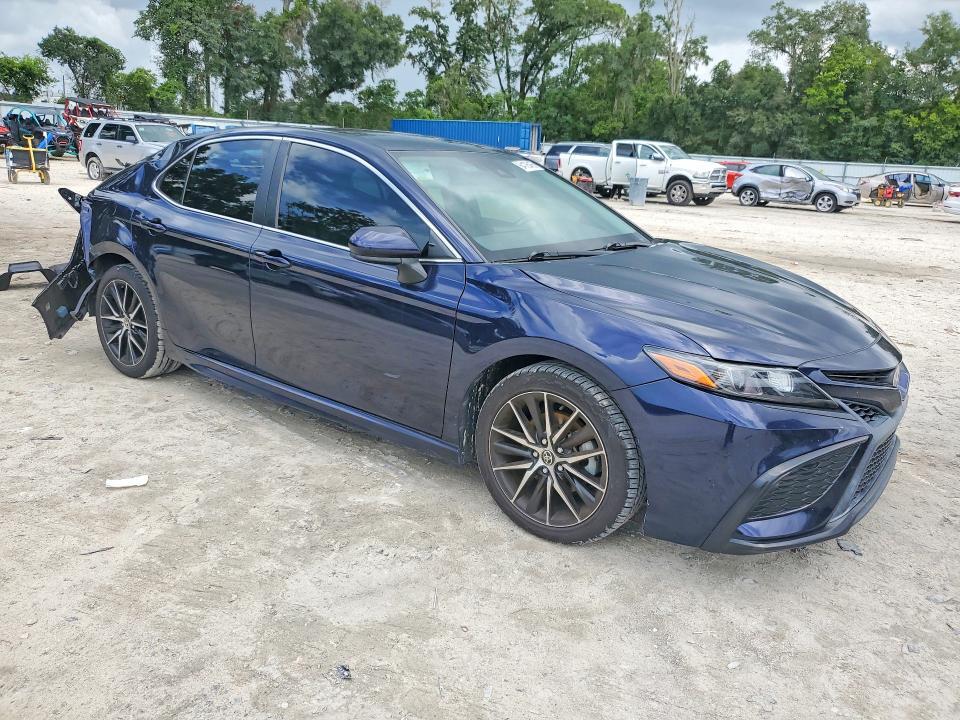 2021 TOYOTA CAMRY SE — Фото 4 из 12
