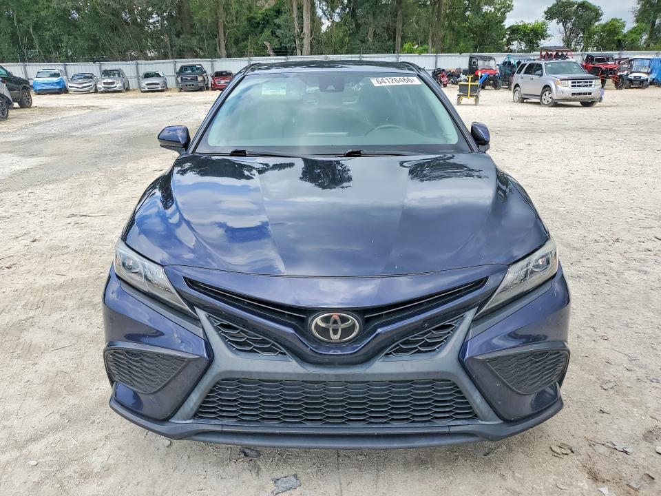 2021 TOYOTA CAMRY SE — Фото 5 из 12