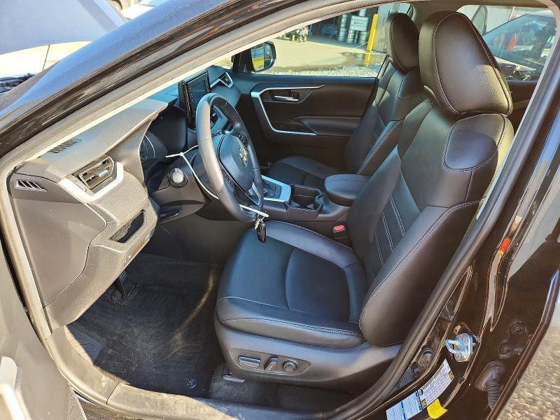2021 TOYOTA RAV4 HYBRID XLE PREMIUM — Фото 7 из 12