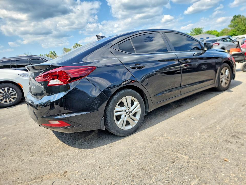 2020 HYUNDAI ELANTRA VALUE EDITION — Фото 3 из 12