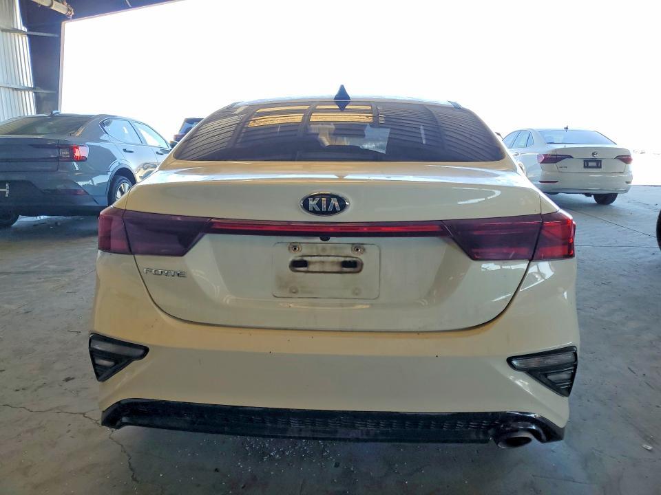 2020 KIA FORTE LXS — Фото 6 из 12