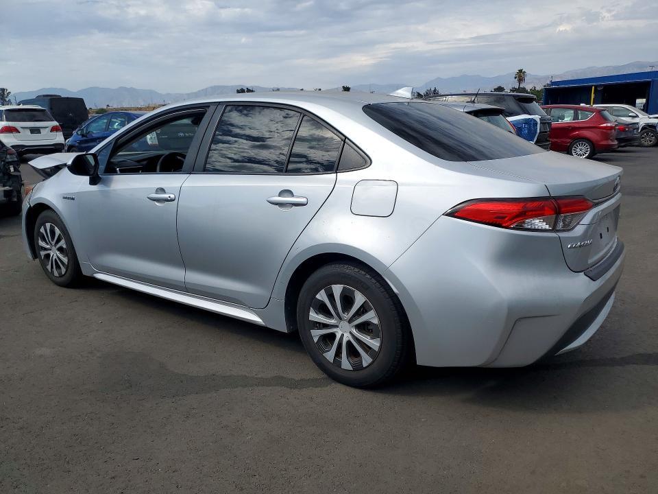 2020 TOYOTA COROLLA LE — Фото 2 из 12