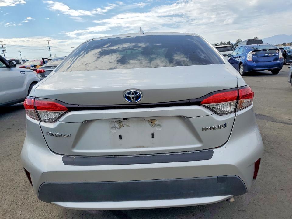 2020 TOYOTA COROLLA LE — Фото 6 из 12