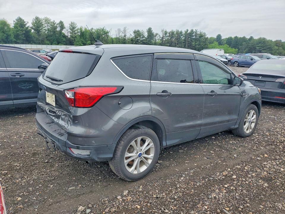2019 FORD ESCAPE SE — Фото 3 из 13