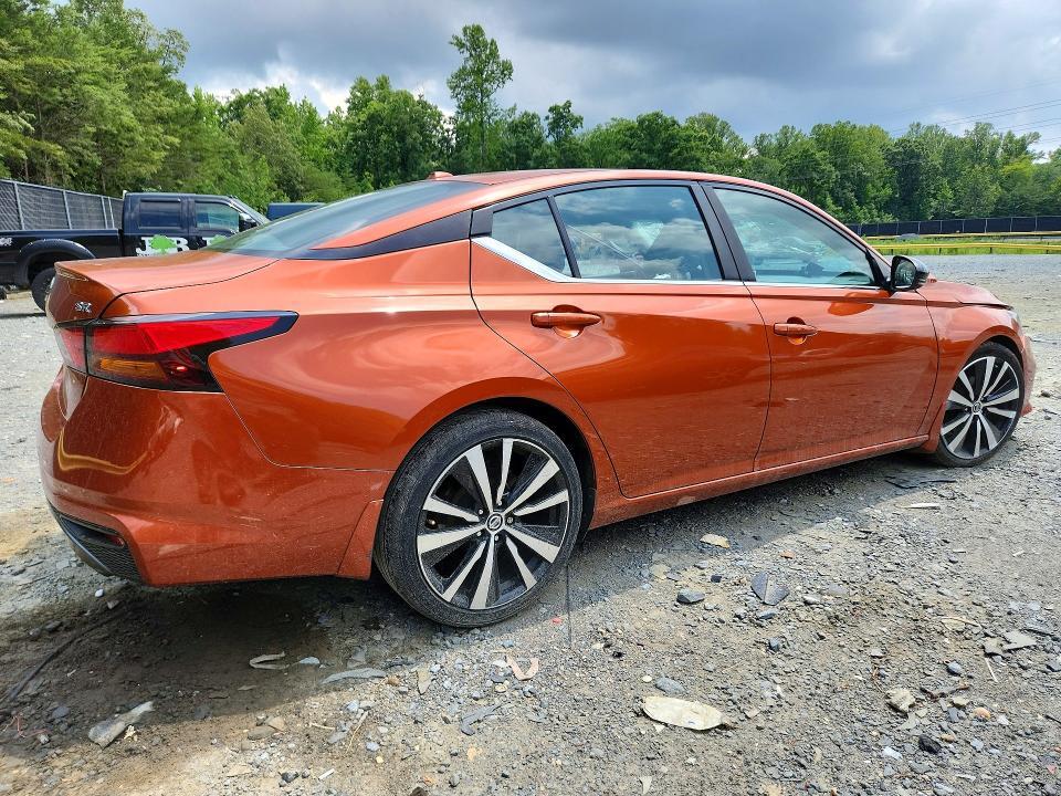 2019 NISSAN ALTIMA SR — Фото 3 из 12