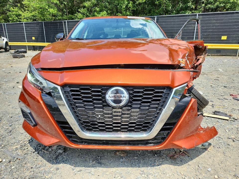 2019 NISSAN ALTIMA SR — Фото 5 из 12