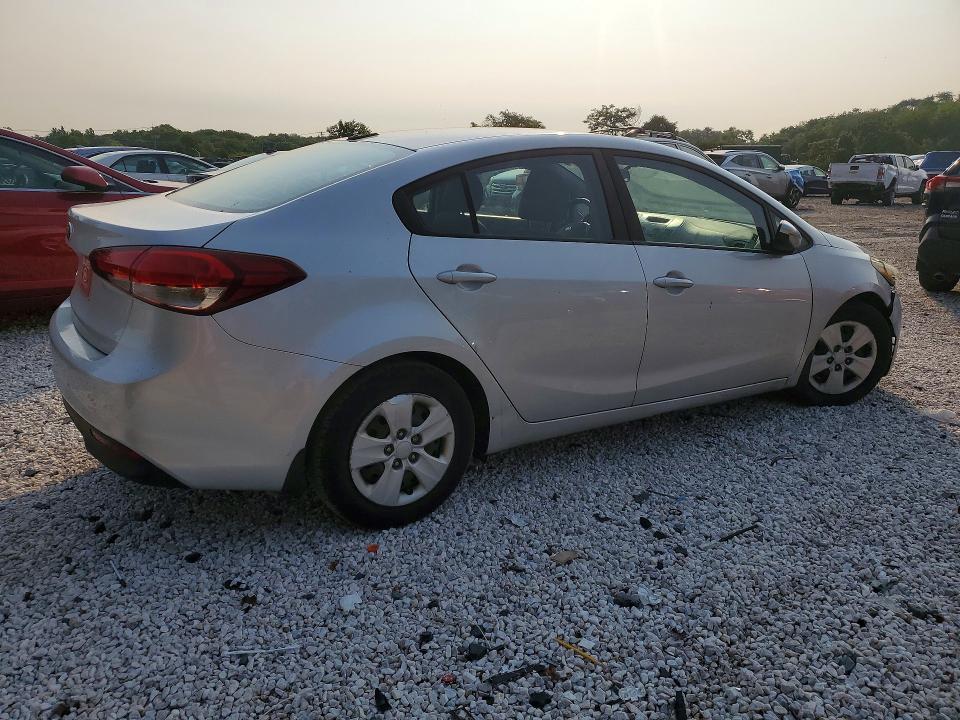 2017 KIA FORTE LX — Фото 3 из 12