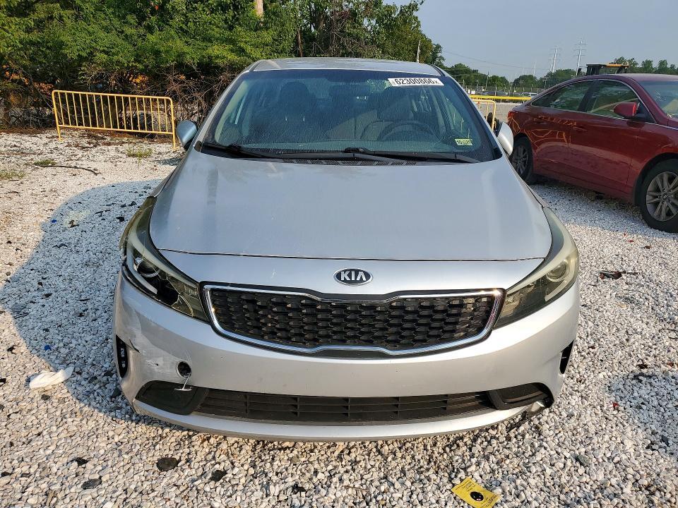 2017 KIA FORTE LX — Фото 5 из 12