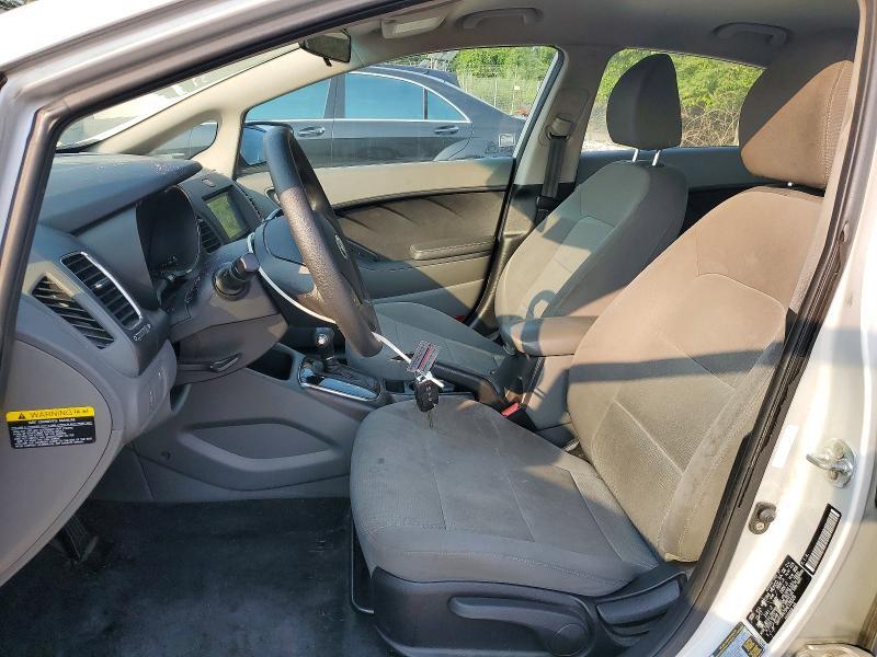 2017 KIA FORTE LX — Фото 7 из 12