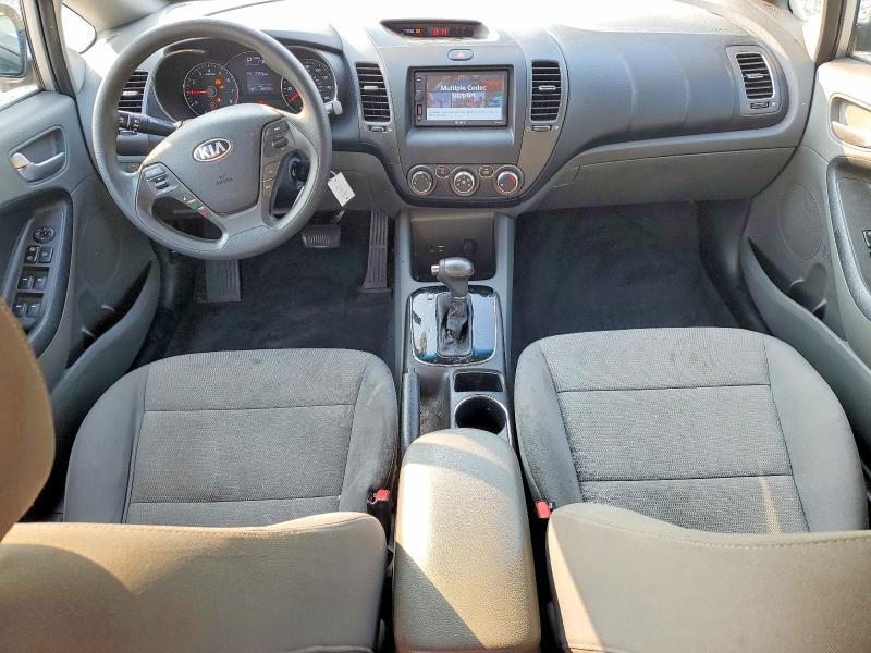 2017 KIA FORTE LX — Фото 8 из 12