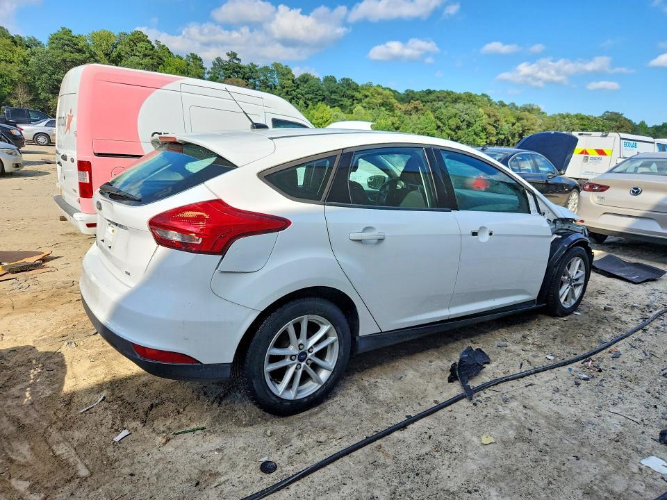1FADP3K23HL263693 2017 FORD FOCUS photo no. 3
