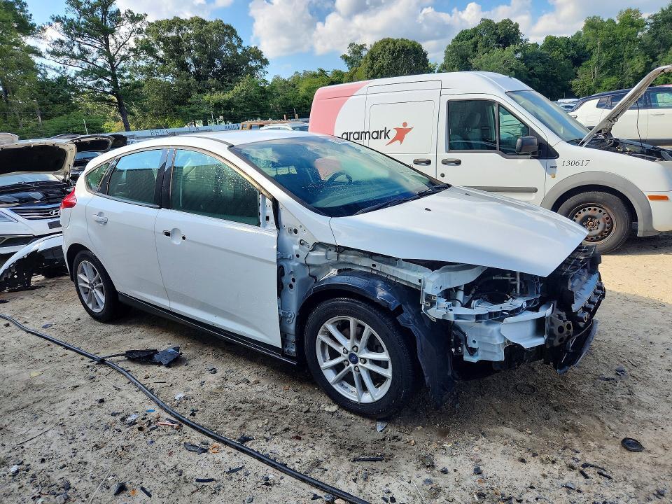 1FADP3K23HL263693 2017 FORD FOCUS photo no. 4