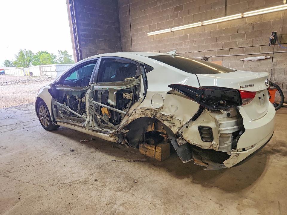 2016 HYUNDAI ELANTRA SE — Фото 2 из 12