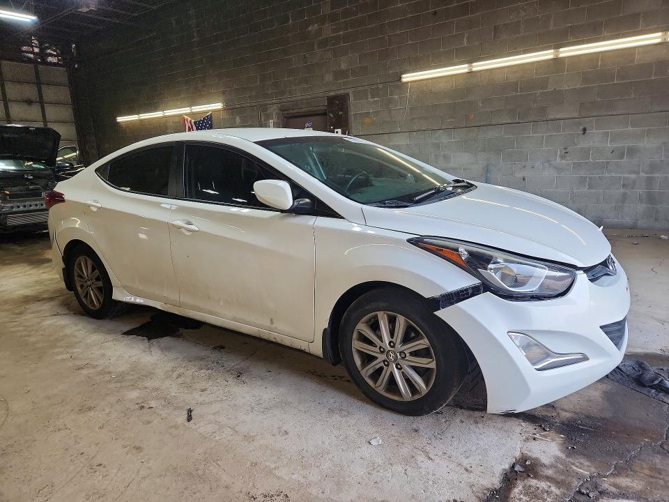 2016 HYUNDAI ELANTRA SE — Фото 4 из 12
