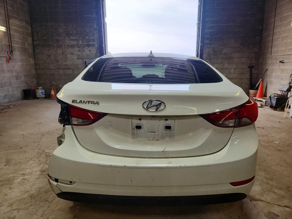 2016 HYUNDAI ELANTRA SE — Фото 6 из 12
