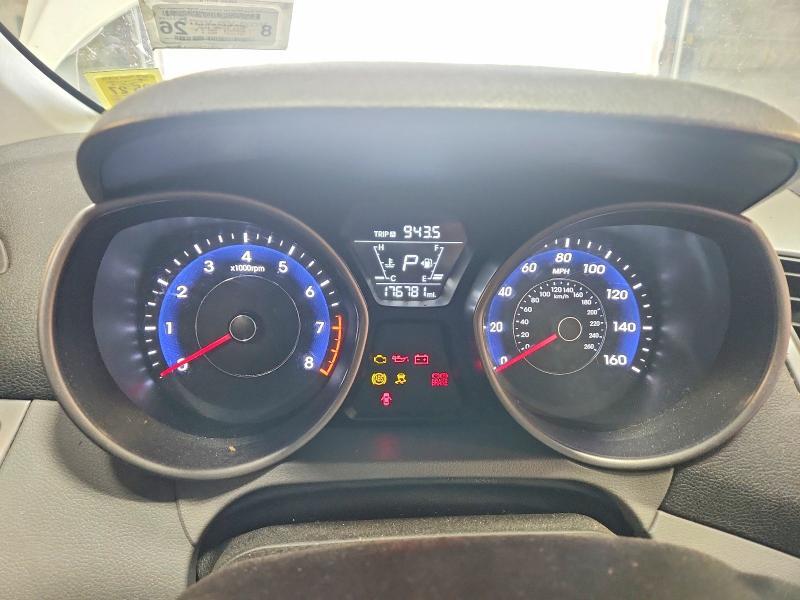 2016 HYUNDAI ELANTRA SE — Фото 9 из 12