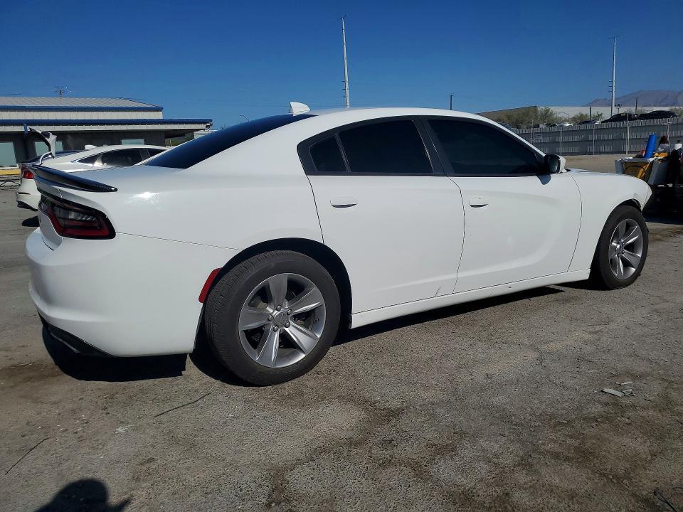 2016 DODGE CHARGER SXT — Фото 3 из 12