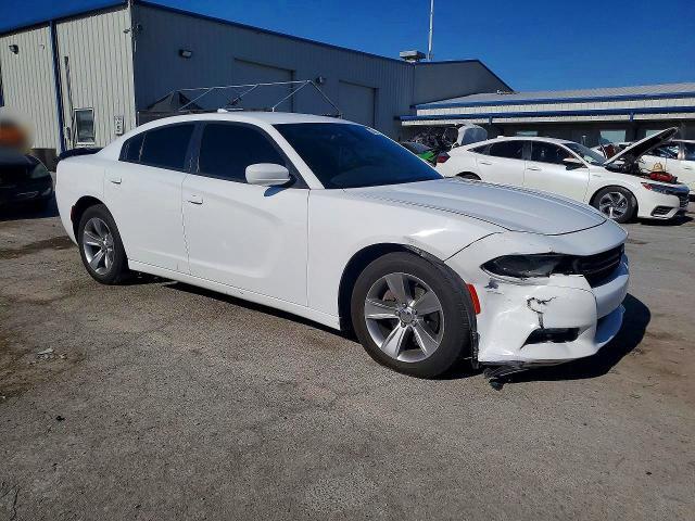 2016 DODGE CHARGER SXT — Фото 4 из 12