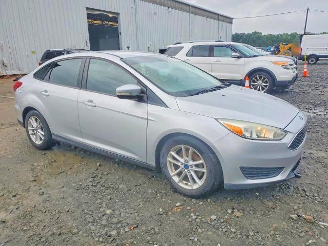 2015 FORD FOCUS SE — Фото 4 из 12