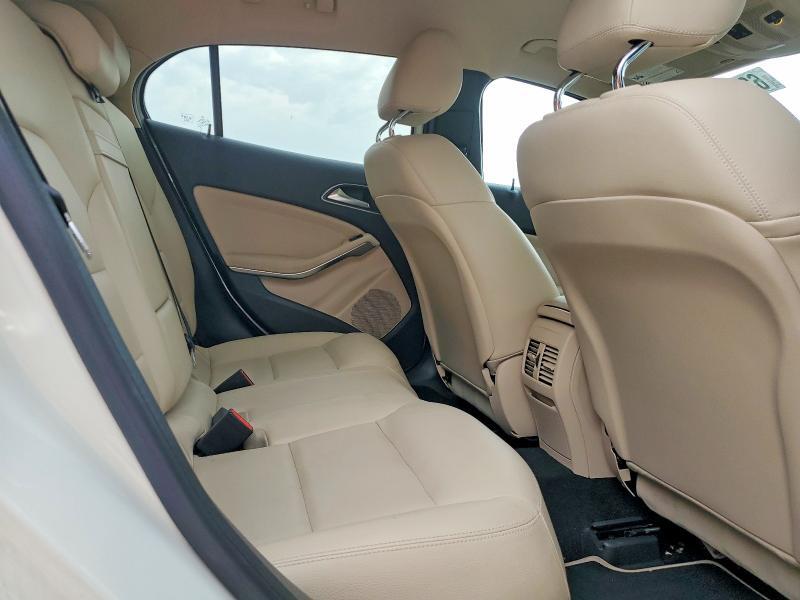 2015 MERCEDES-BENZ GLA 250 — Фото 10 из 13