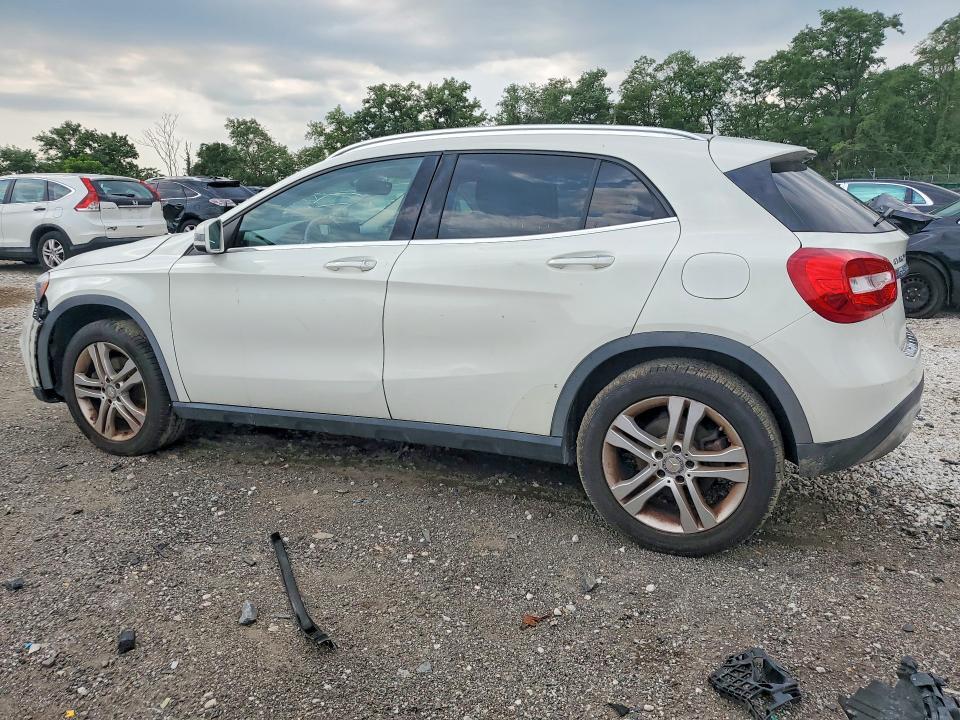 2015 MERCEDES-BENZ GLA 250 — Фото 2 из 13
