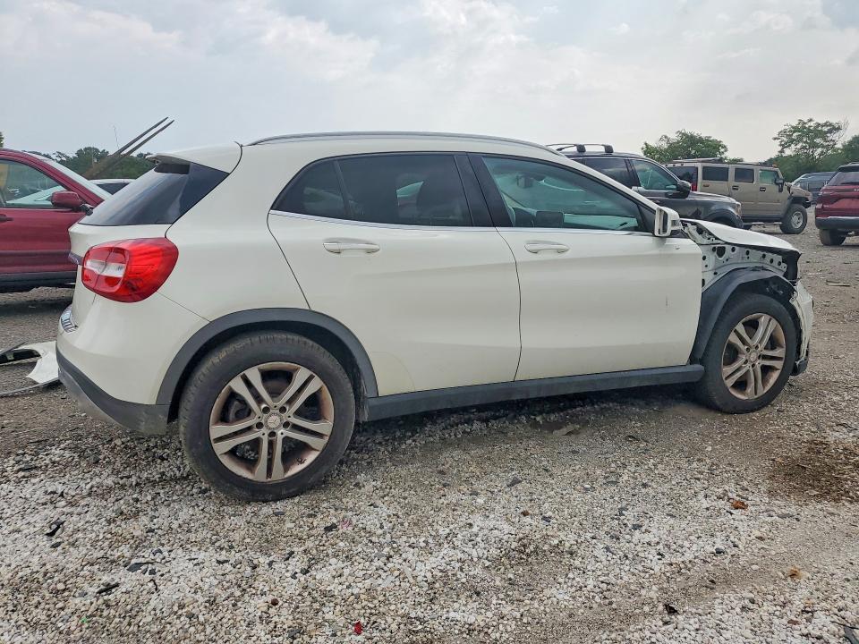 2015 MERCEDES-BENZ GLA 250 — Фото 3 из 13
