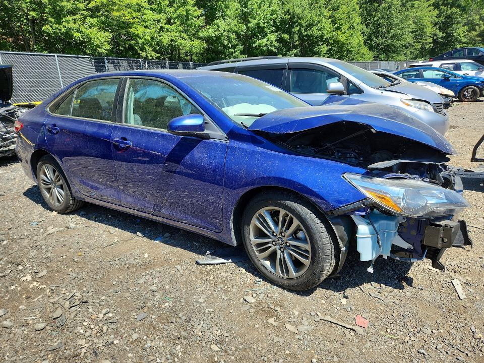 2015 TOYOTA CAMRY SE — Фото 4 из 12
