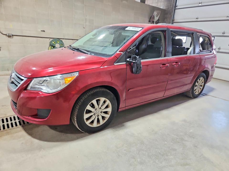 2014 VOLKSWAGEN ROUTAN 2C4RVABG0ER134738