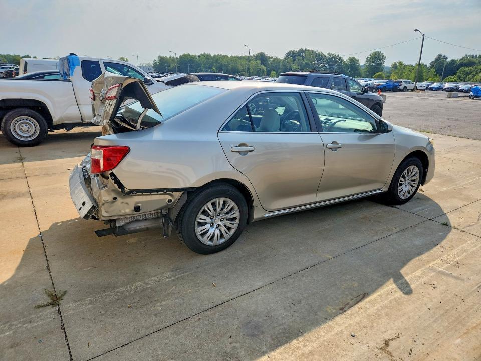 2014 TOYOTA CAMRY LE — Фото 3 из 12