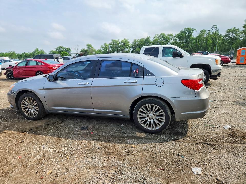 2013 CHRYSLER 200 LIMITED — Фото 2 из 12