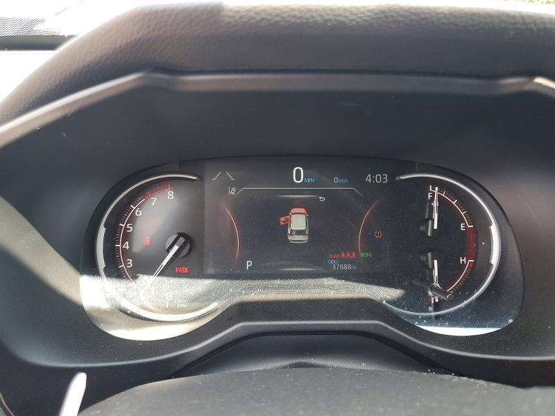 2025 TOYOTA RAV4 XLE PREMIUM — Фото 9 из 13