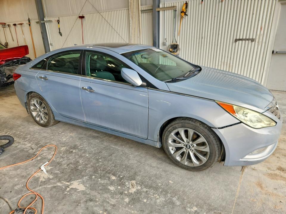 5NPEC4AC2CH424526 2012 HYUNDAI SONATA photo no. 4