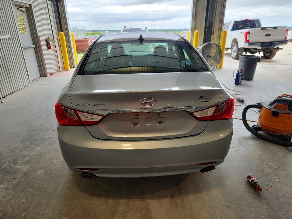 5NPEC4AC2CH424526 2012 HYUNDAI SONATA photo no. 6