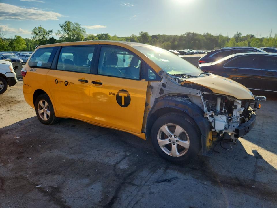 2016 TOYOTA SIENNA L 7-PASSENGER — Фото 4 из 13