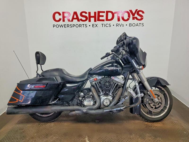 2011 HARLEY-DAVIDSON FLHX 1HD1KBM18BB649533