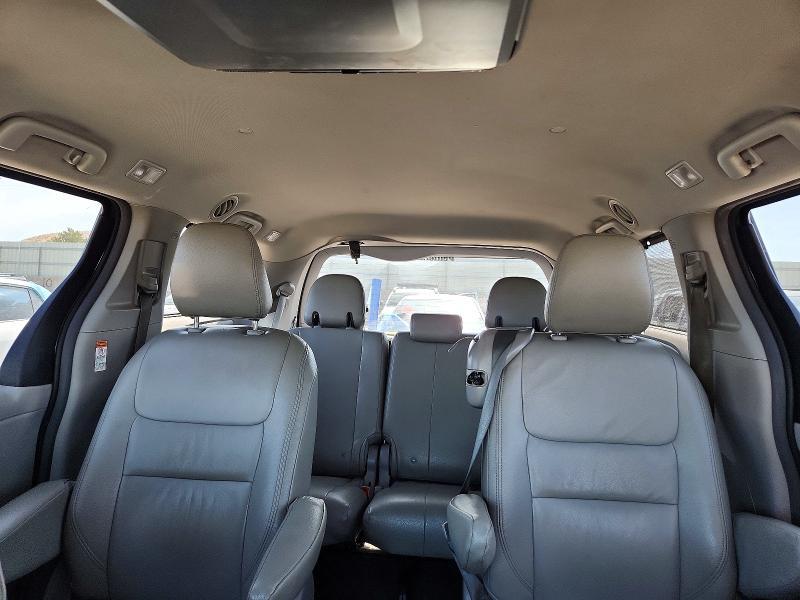 2016 TOYOTA SIENNA LE — Фото 10 из 13