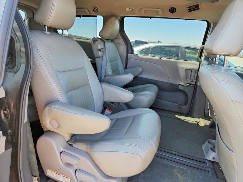2016 TOYOTA SIENNA LE — Фото 11 из 13