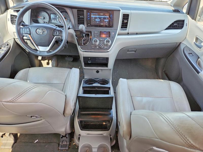 2016 TOYOTA SIENNA LE — Фото 8 из 13