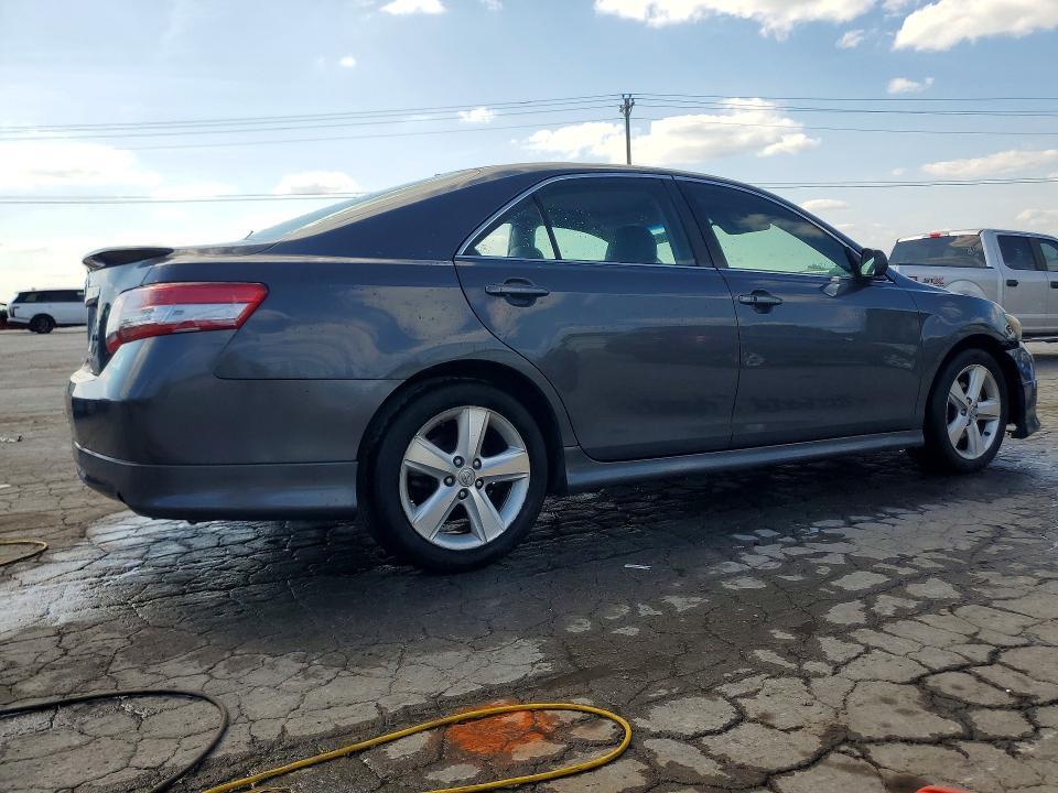 2011 TOYOTA CAMRY SE V6 — Фото 3 из 12