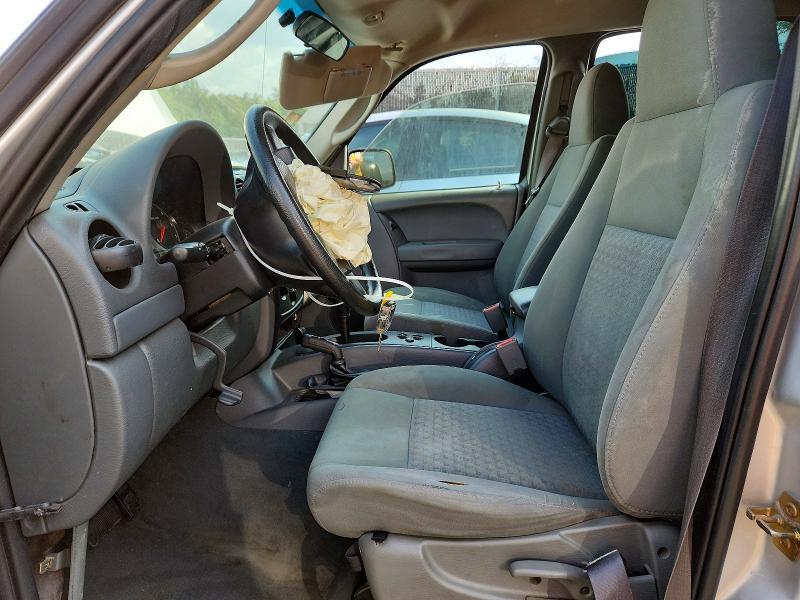 2005 JEEP LIBERTY SPORT — Фото 7 из 13