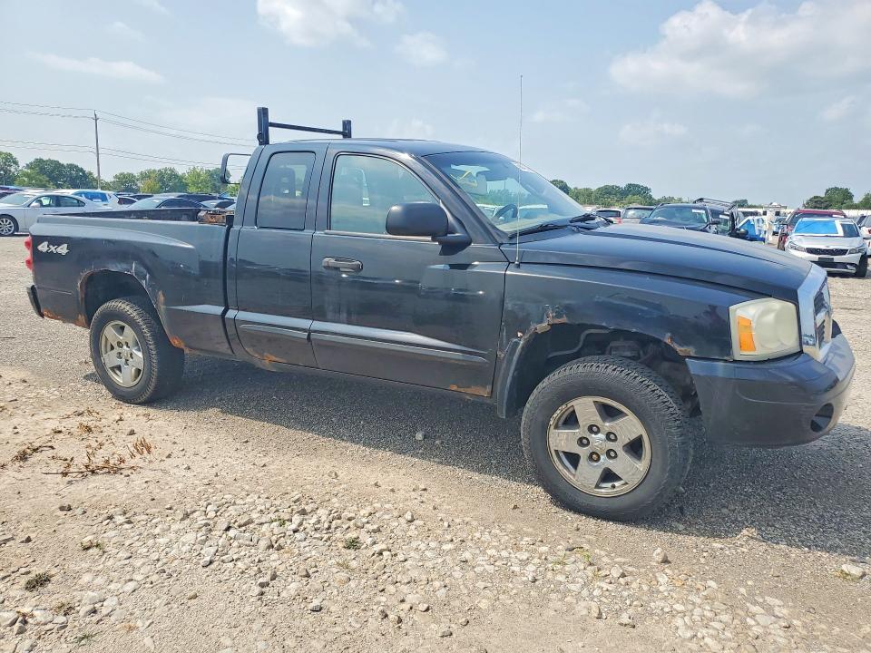 2005 DODGE DAKOTA SLT — Фото 4 из 12