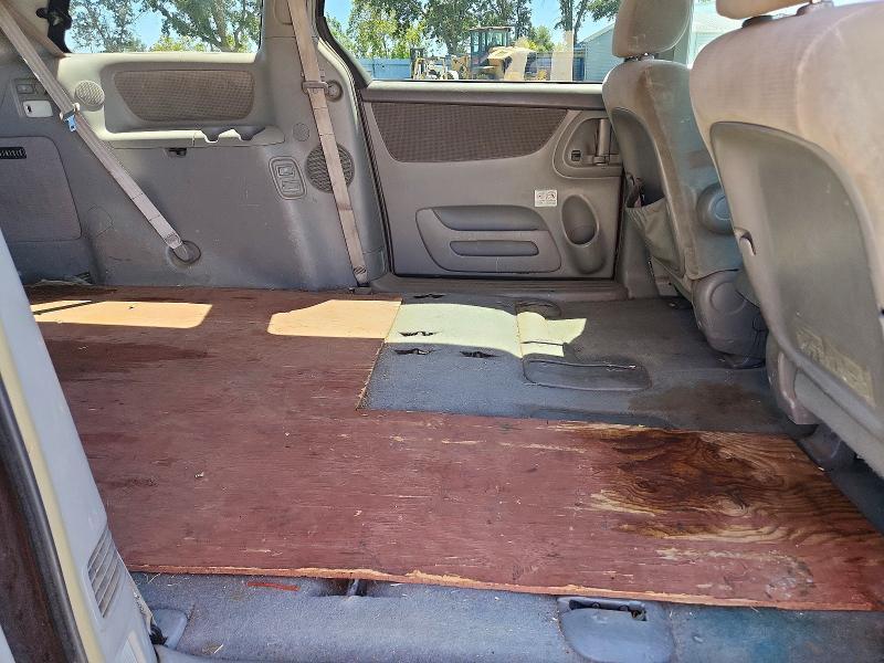 2004 TOYOTA SIENNA LE 8 PASSENGER — Фото 11 из 14