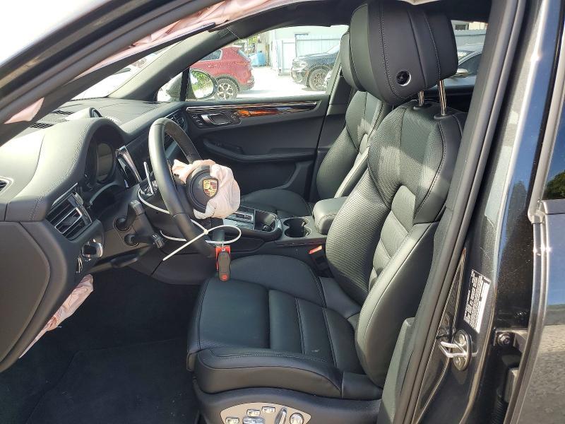 2026 PORSCHE MACAN BASE — Фото 7 из 12