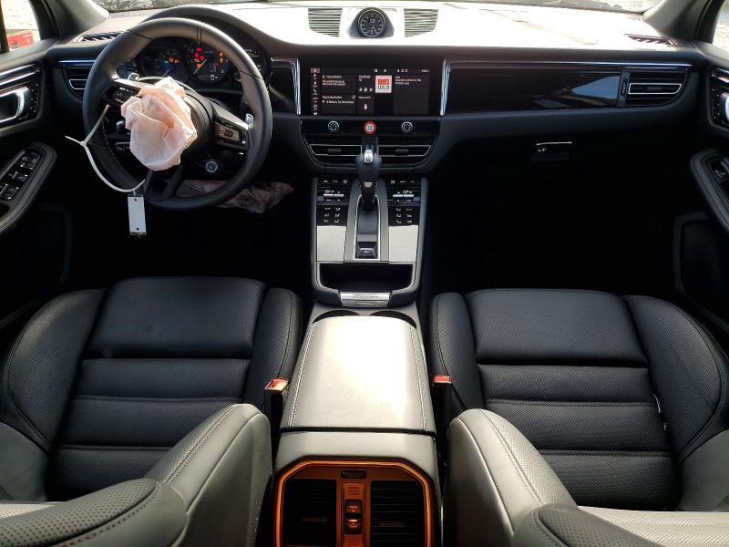 2026 PORSCHE MACAN BASE — Фото 8 из 12