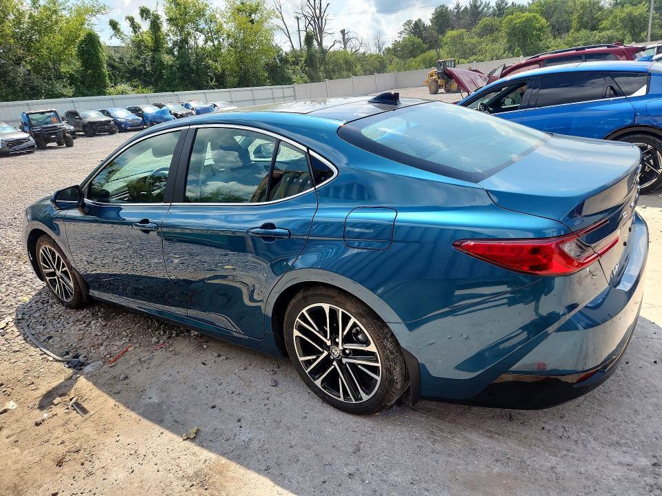 2025 TOYOTA CAMRY XLE — Фото 2 из 12