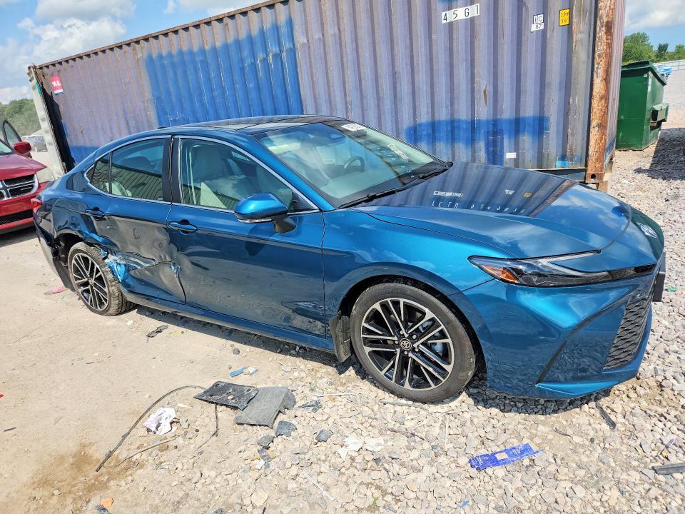2025 TOYOTA CAMRY XLE — Фото 4 из 12