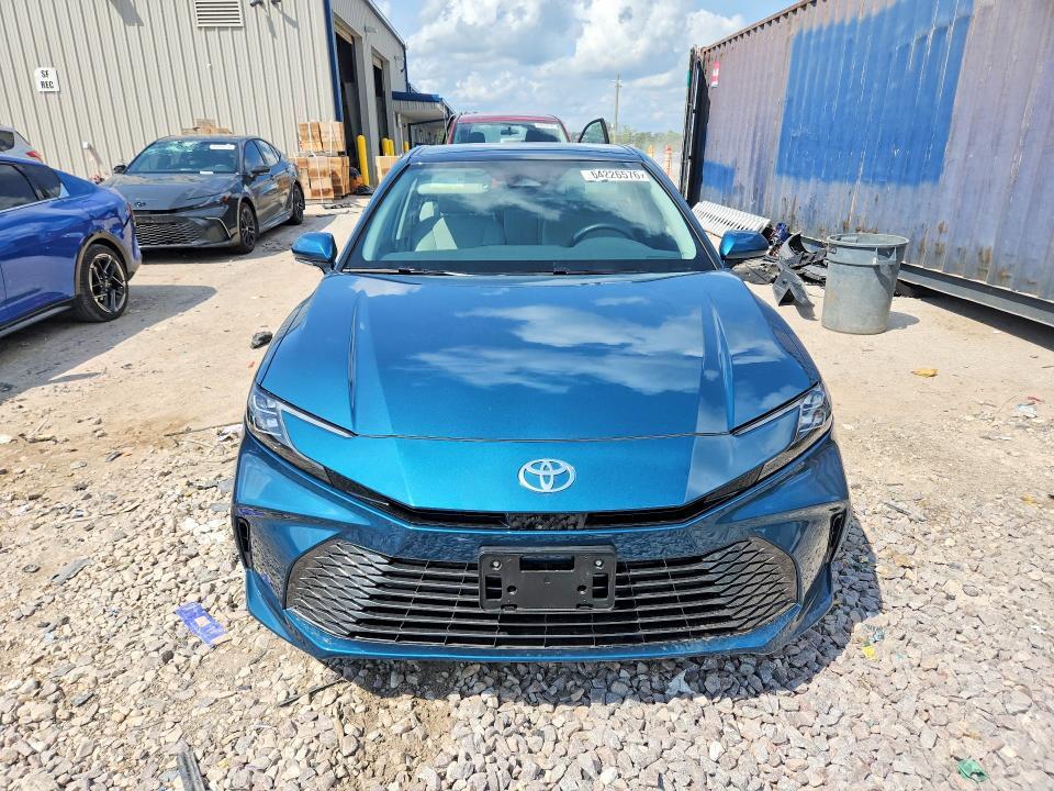 2025 TOYOTA CAMRY XLE — Фото 5 из 12
