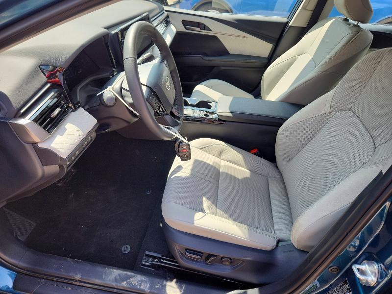2025 TOYOTA CAMRY XLE — Фото 7 из 12